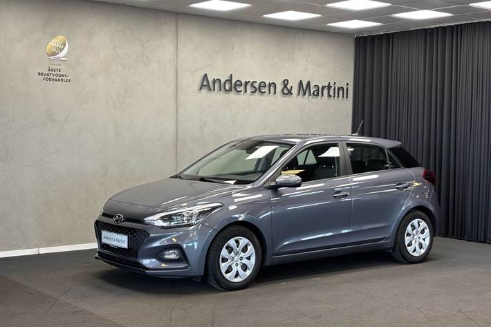 Grå Hyundai i20 fra 2020