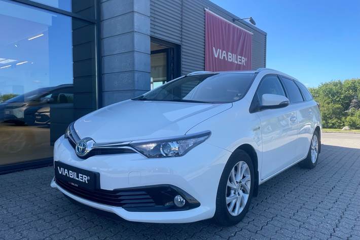 Hvid Toyota Auris fra 2017