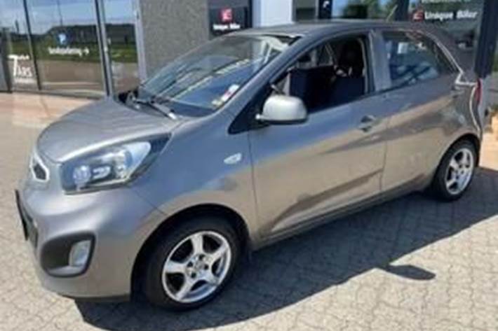 Grå Kia Picanto fra 2013