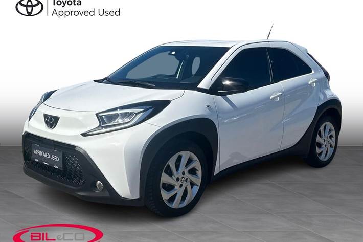 Hvid Toyota Aygo X fra 2024