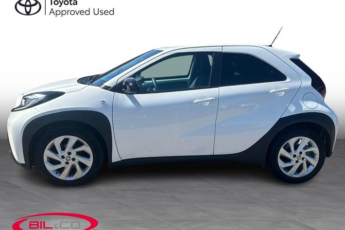 Hvid Toyota Aygo X fra 2024