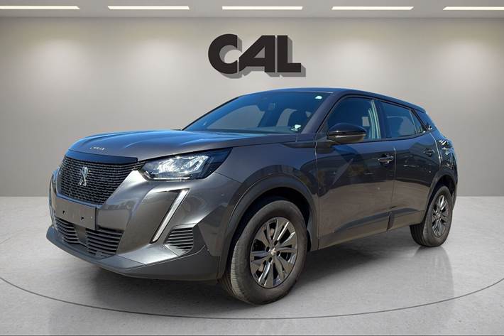 Grå Peugeot 2008 fra 2023