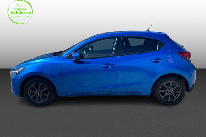 Blå Mazda 2 fra 2019