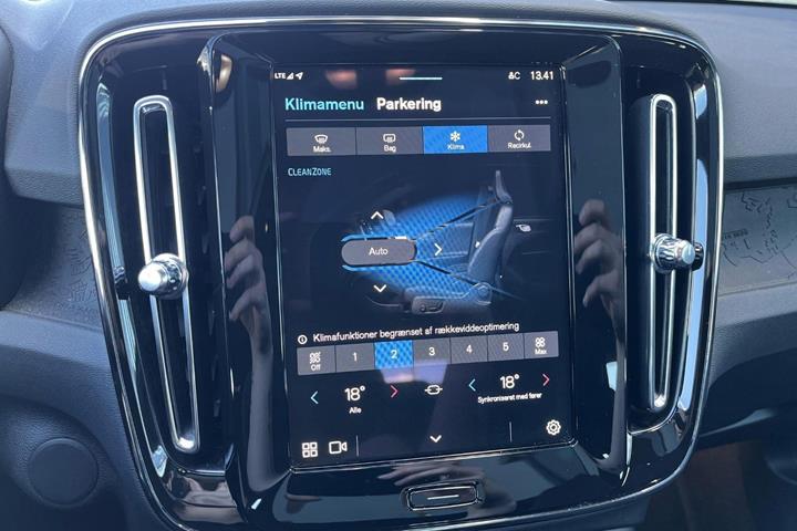 Grå Volvo C40 fra 2024