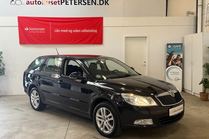 Sort Skoda Octavia fra 2011