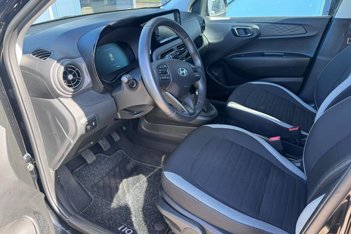 Sort Hyundai i10 fra 2024