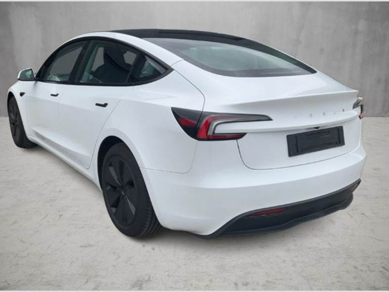 Tesla Model 3 RWD