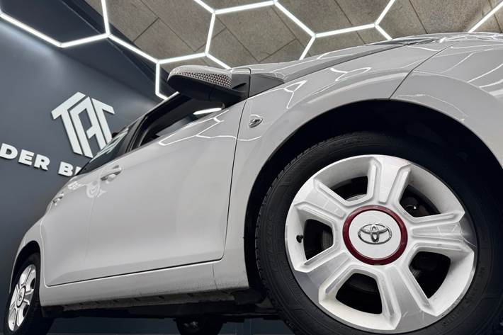 Hvid Toyota Aygo fra 2017