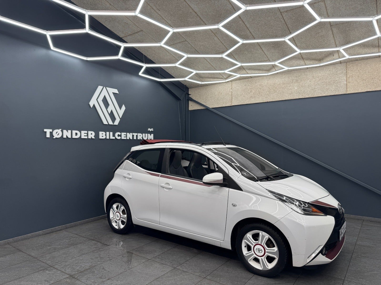 Hvid Toyota Aygo fra 2017