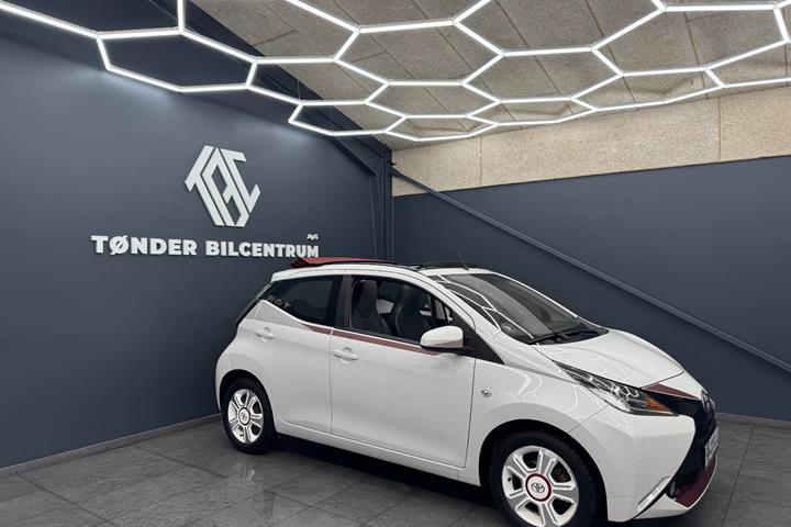 Hvid Toyota Aygo fra 2017