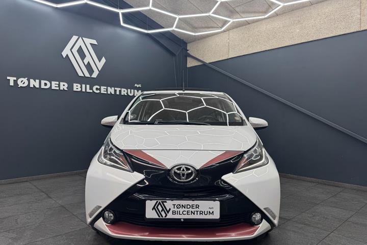 Hvid Toyota Aygo fra 2017