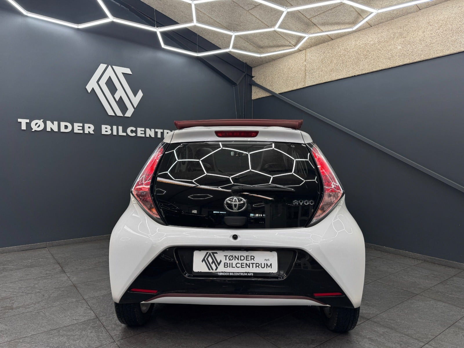 Hvid Toyota Aygo fra 2017