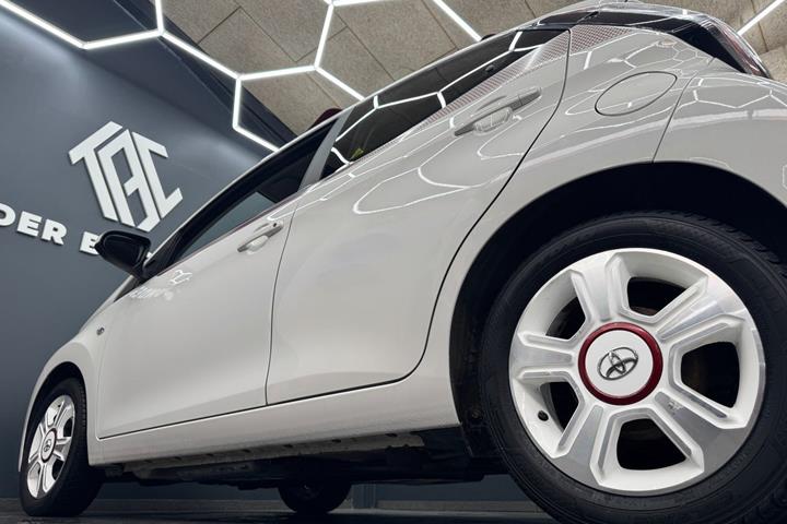 Hvid Toyota Aygo fra 2017