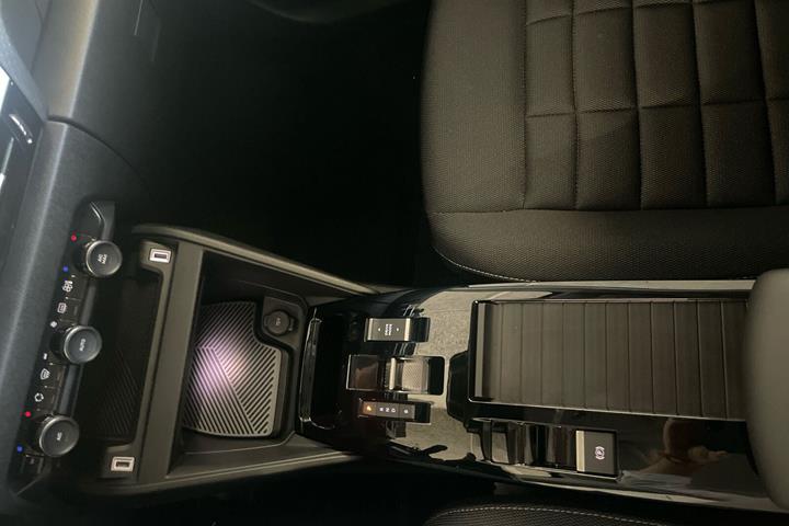 Hvid Citroën ë-C4 fra 2024