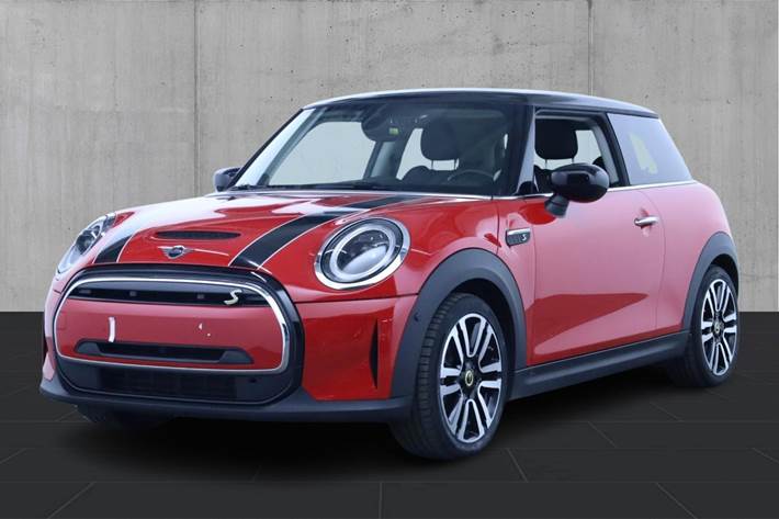 Rød Mini Cooper SE fra 2022
