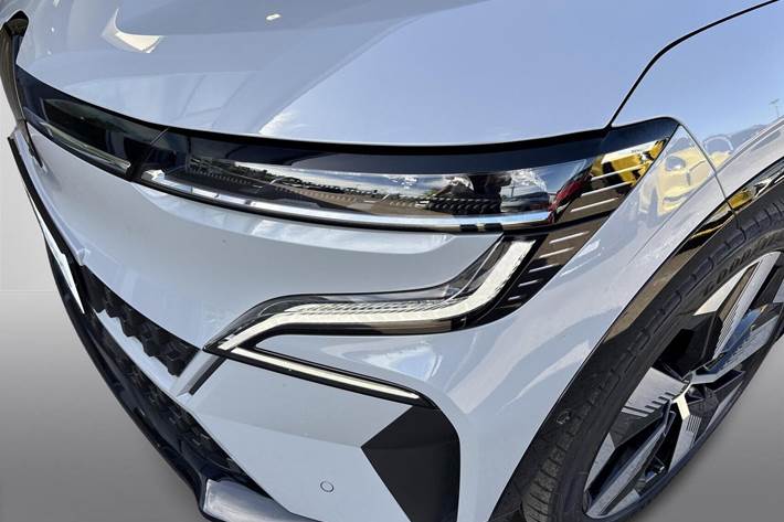 Grå Renault Megane E-Tech fra 2022