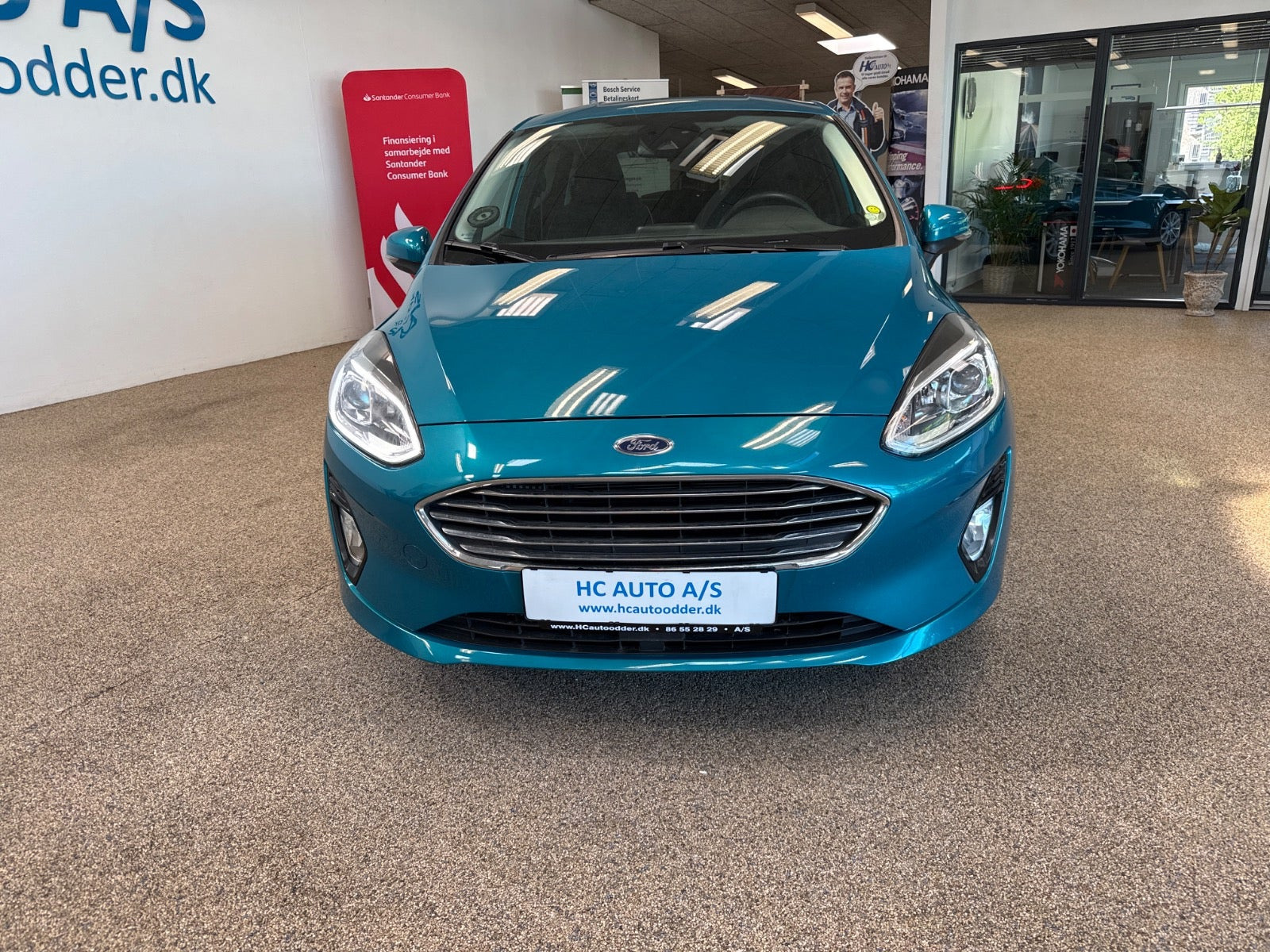 Turquoise Ford Fiesta fra 2018