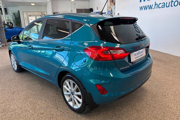 Turquoise Ford Fiesta fra 2018
