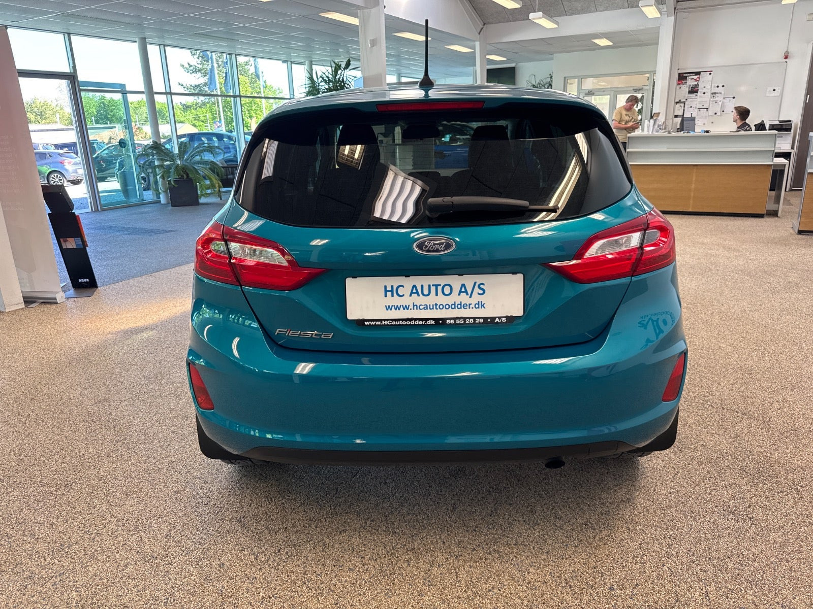 Turquoise Ford Fiesta fra 2018