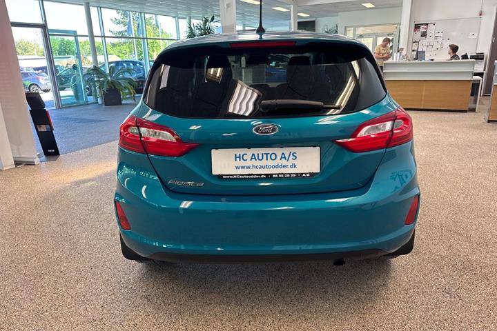 Turquoise Ford Fiesta fra 2018