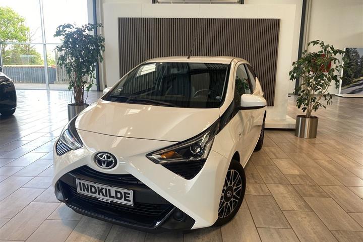 Hvid Toyota Aygo fra 2019