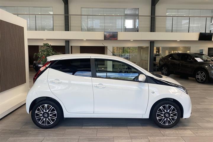 Hvid Toyota Aygo fra 2019