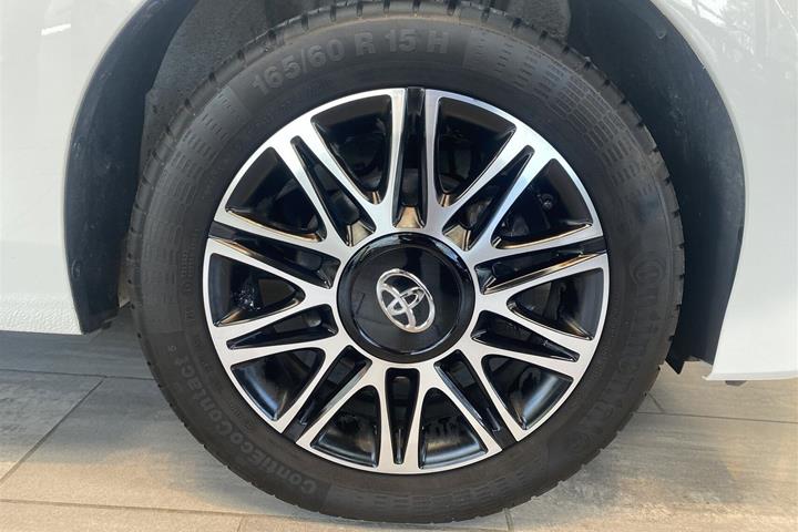 Hvid Toyota Aygo fra 2019