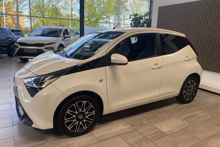 Hvid Toyota Aygo fra 2019