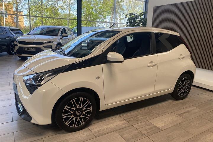 Hvid Toyota Aygo fra 2019