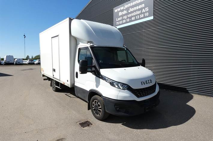 Hvid Iveco Daily fra 2022