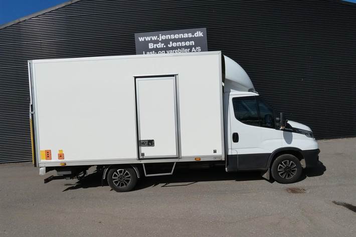 Hvid Iveco Daily fra 2022
