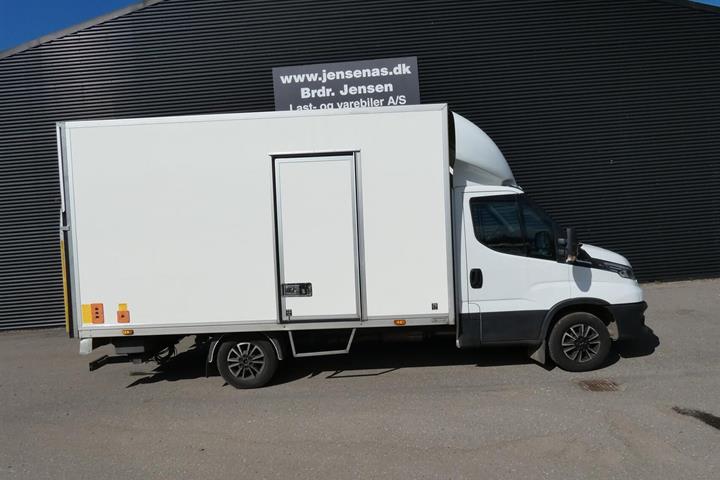 Hvid Iveco Daily fra 2022