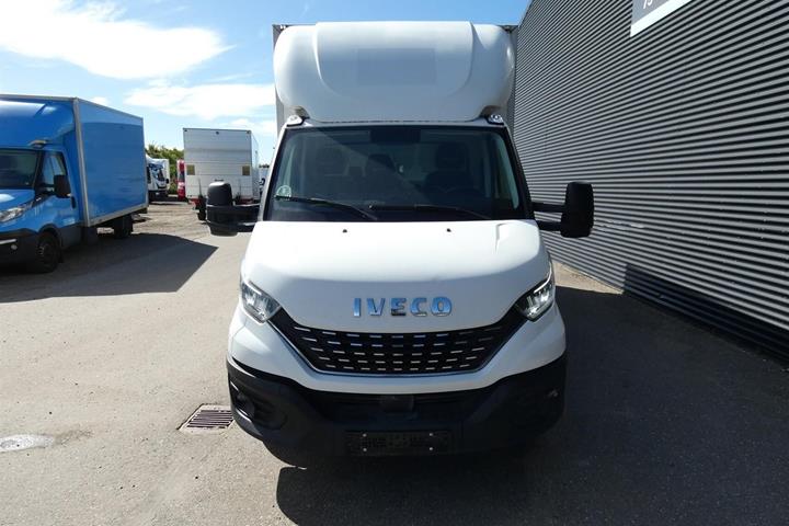 Hvid Iveco Daily fra 2022