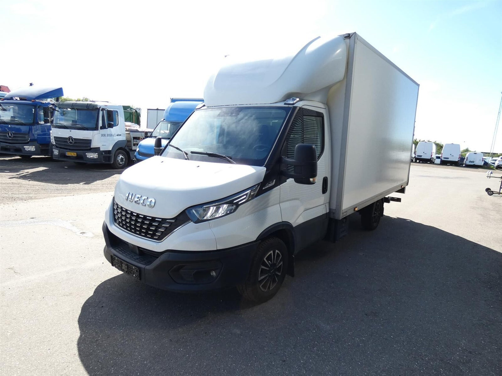 Hvid Iveco Daily fra 2022