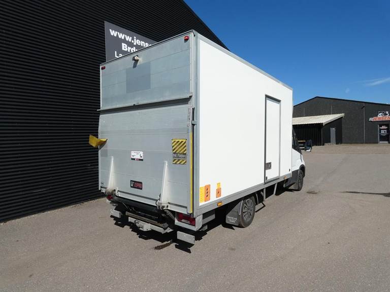 Iveco Daily 2,3 35S16 Alukasse m/lift AG8