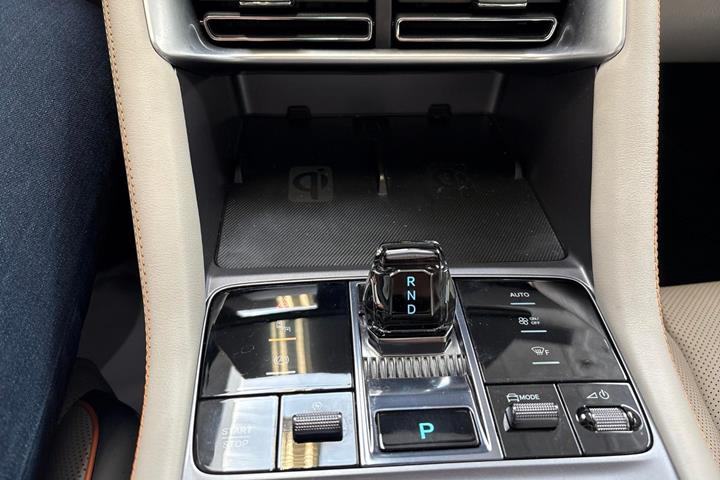 Sort BYD Seal U fra 2024