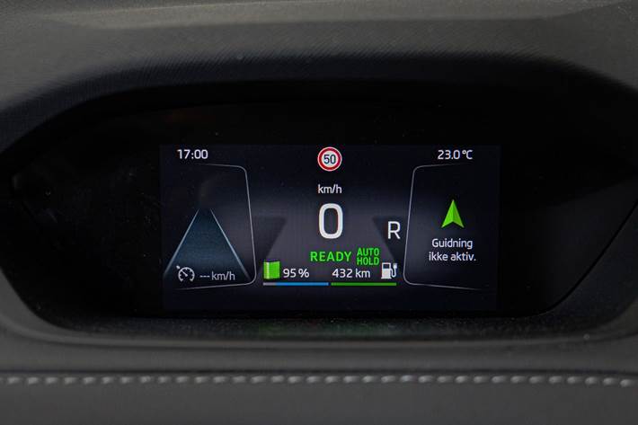 Hvid Skoda Enyaq fra 2023