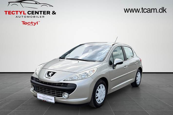 Orange Peugeot 207 fra 2008