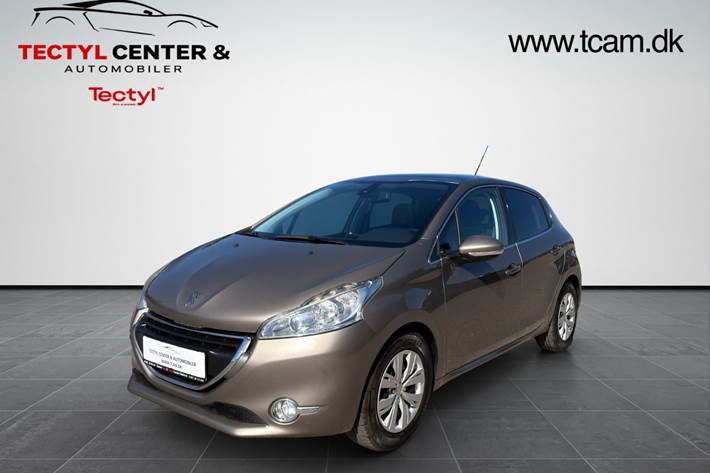 Orange Peugeot 208 fra 2015
