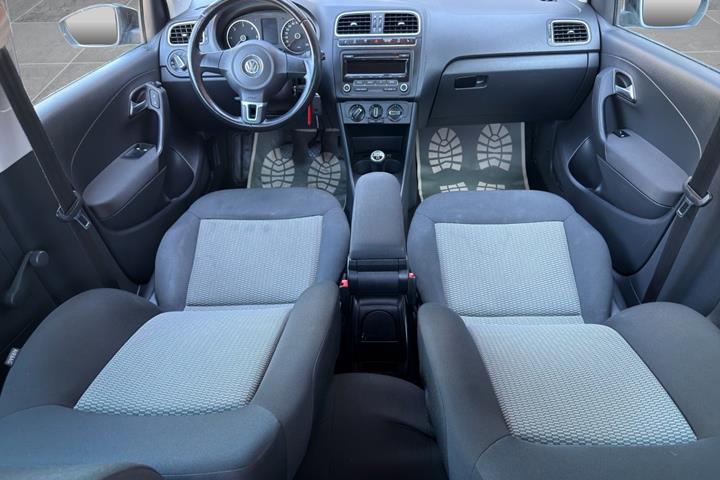 Sort VW Polo fra 2012