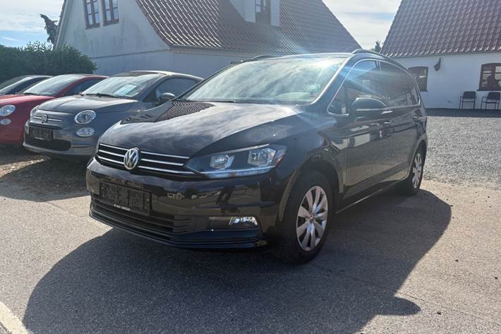 Sort VW Touran fra 2019