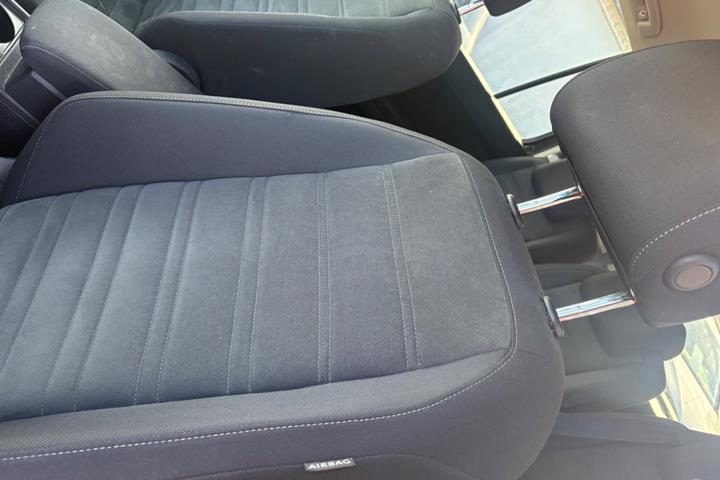 Sort VW Touran fra 2019