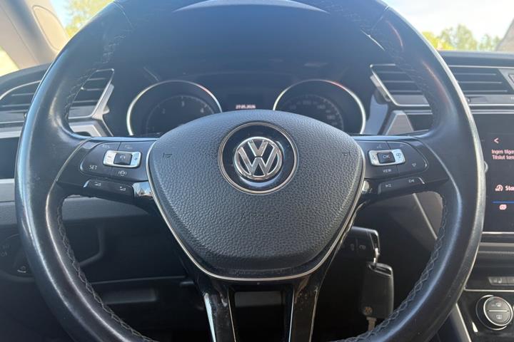 Sort VW Touran fra 2019