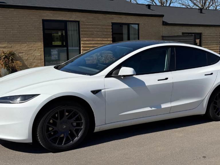 Tesla Model 3 RWD