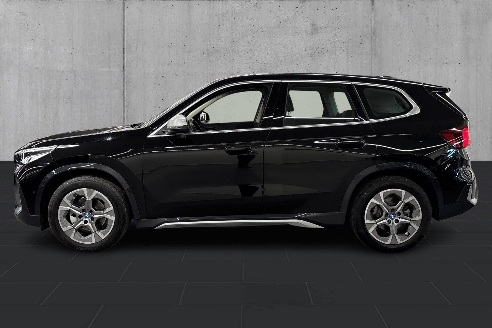 Sort BMW iX1 fra 2024