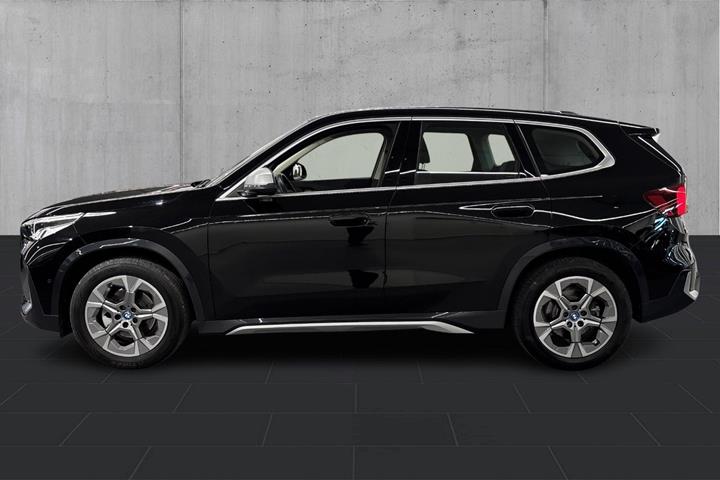 Sort BMW iX1 fra 2024
