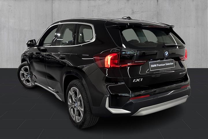 Sort BMW iX1 fra 2024