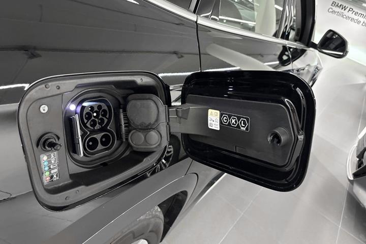 Sort BMW iX1 fra 2024