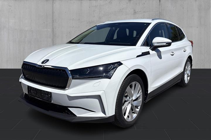 Hvid Skoda Enyaq fra 2021 set udefra