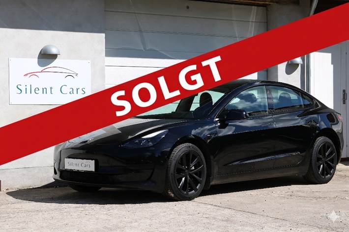 Sort Tesla Model 3 fra 2021